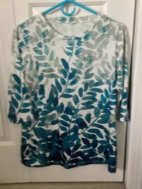 Women's Teal Leaf Print Crewneck Top - Unbranded